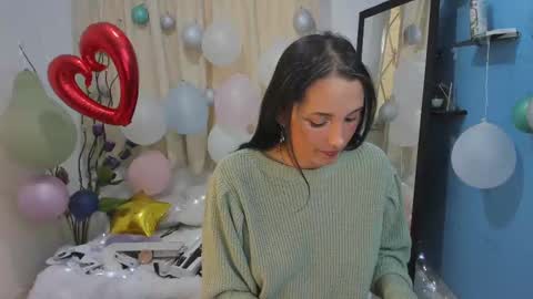 Snapshot of ximena_sm chatting on 02.11.25 Ximena online show from 02.11.25