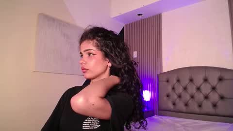 Snapshot of ximenaa_diaz chatting on 09.09.25 Mia Vega online show from 09.09.25