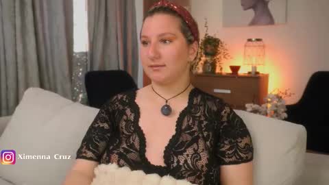 Snapshot of ximenna_cruz_ chatting on 02.05.26 Xime Independent Artist online show from 02.05.26