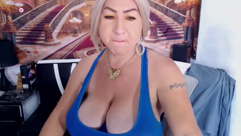 XIOMY   give LIKE on my page online show from 09.17.25