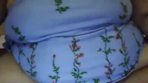 Snapshot of xjuicytits chatting on 11.26.25 xjuicytits online show from 11.26.25