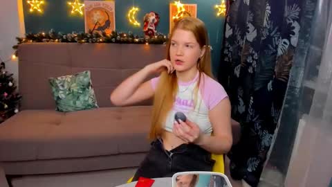 Snapshot of xloe_queen chatting on 12.09.24 Chloe online show from 12.09.24