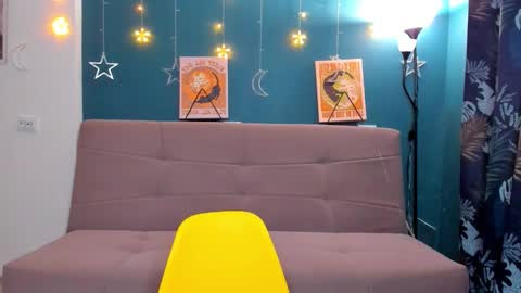 Snapshot of xloe_queen chatting on 01.23.25 Chloe online show from 01.23.25