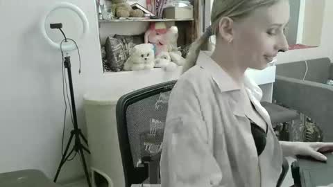 Snapshot of xmilagrosxs chatting on 04.04.26 xMilagrosxs online show from 04.04.26