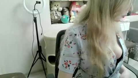 Snapshot of xmilagrosxs chatting on 04.09.26 xMilagrosxs online show from 04.09.26