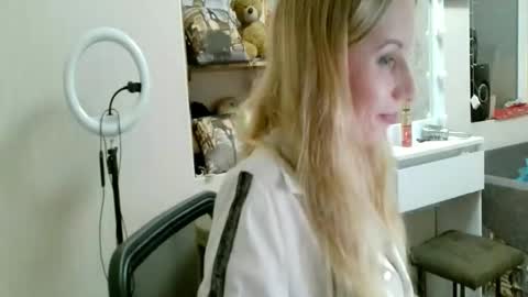 Snapshot of xmilagrosxs chatting on 04.16.26 xMilagrosxs online show from 04.16.26