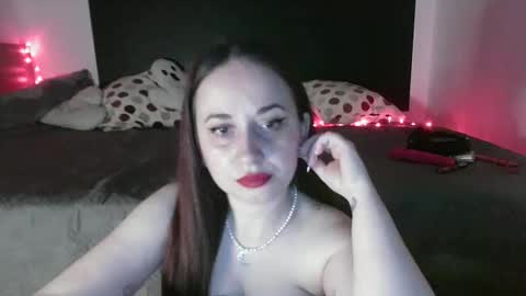 Snapshot of xmistressemmax chatting on 05.26.26 Mistress Emma online show from 05.26.26