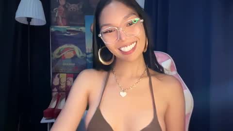 Snapshot of xmonica_cummerx chatting on 02.11.25 Sweet Monica online show from 02.11.25