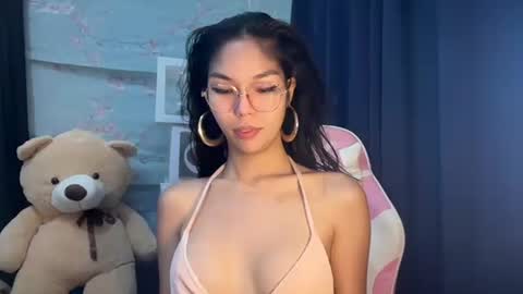 Snapshot of xmonica_cummerx chatting on 09.30.25 Sweet Monica online show from 09.30.25