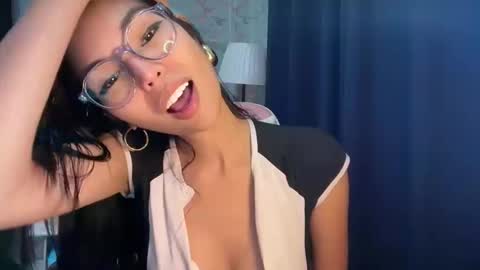 Snapshot of xmonica_cummerx chatting on 11.03.25 Sweet Monica online show from 11.03.25