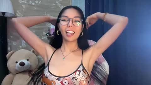 Snapshot of xmonica_cummerx chatting on 12.05.25 Sweet Monica online show from 12.05.25