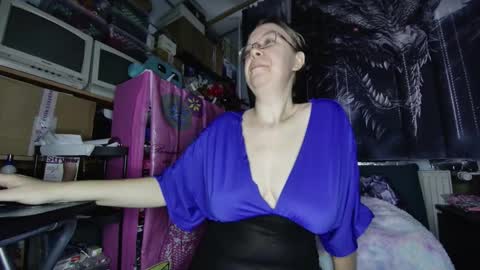 xnicetitsx online show from 12.17.25