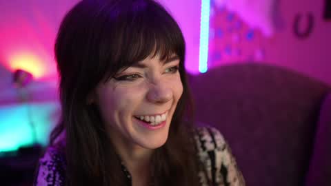 Snapshot of xobondaixo chatting on 12.15.24 Bella Bondai online show from 12.15.24