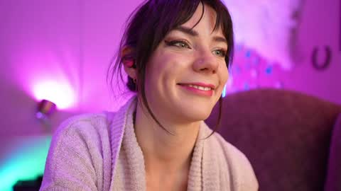 Snapshot of xobondaixo chatting on 12.21.24 Bella Bondai online show from 12.21.24