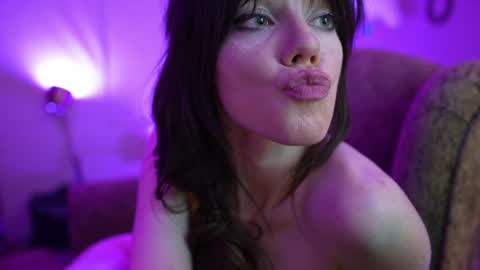 Snapshot of xobondaixo chatting on 01.05.25 Bella Bondai online show from 01.05.25