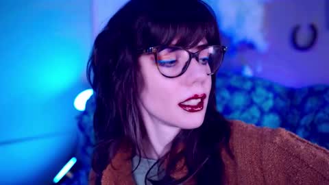 Bella Bondai online show from 11.15.25