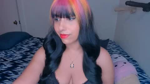 Snapshot of xocurvyrae chatting on 12.18.24 Rae online show from 12.18.24