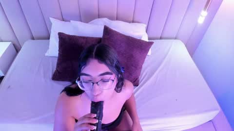 Snapshot of xolara chatting on 04.17.26 Xolara online show from 04.17.26