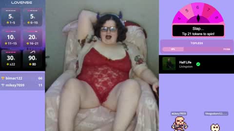 Snapshot of xonerdykitty chatting on 12.18.24 Nerdykitty online show from 12.18.24