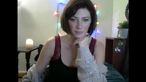 Snapshot of xp_bunni chatting on 12.14.25 Bunni online show from 12.14.25