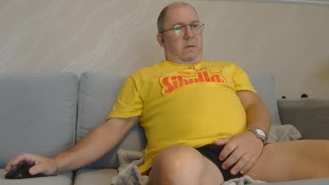 Snapshot of xrap chatting on 10.24.25 xrap online show from 10.24.25