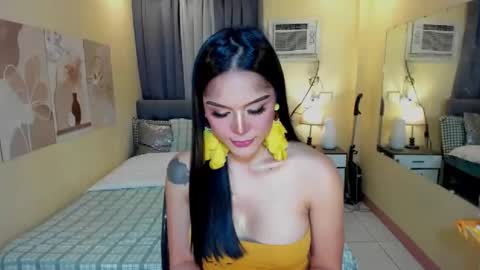 Snapshot of xrebecca_quinx chatting on 10.23.25 MISS GODDESS DOLLY online show from 10.23.25