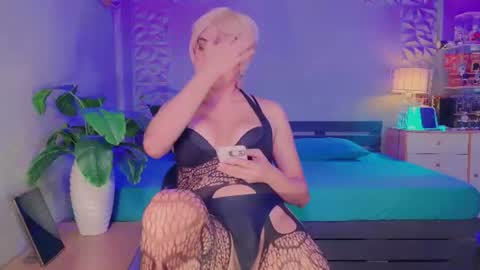 Snapshot of xseductivemichellex chatting on 07.18.26 Michelle online show from 07.18.26