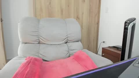 Snapshot of xspecialroomx chatting on 05.05.26 Hellen Sofia instagram hellen5546 online show from 05.05.26