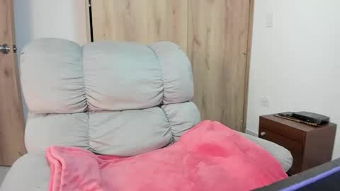 Snapshot of xspecialroomx chatting on 05.20.26 Hellen Sofia instagram hellen5546 online show from 05.20.26