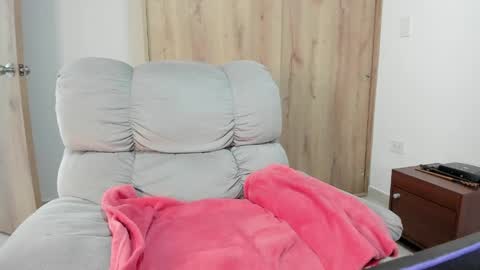 Snapshot of xspecialroomx chatting on 05.27.26 Hellen Sofia instagram hellen5546 online show from 05.27.26