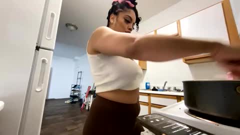 Snapshot of xstargazingx chatting on 01.29.25 xStarGazingx online show from 01.29.25