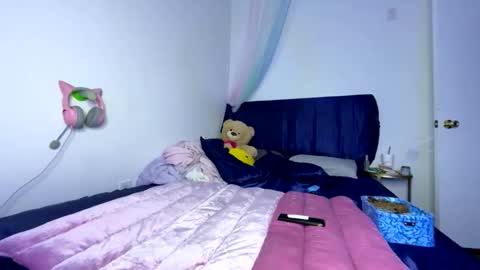 Snapshot of xstargazingx chatting on 03.11.25 xStarGazingx online show from 03.11.25