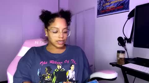 Snapshot of xstargazingx chatting on 09.18.25 xStarGazingx online show from 09.18.25