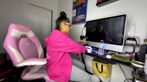 Snapshot of xstargazingx chatting on 09.20.25 xStarGazingx online show from 09.20.25