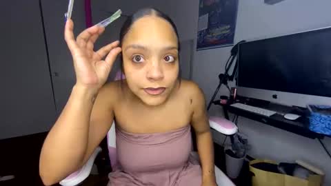 Snapshot of xstargazingx chatting on 10.04.25 xStarGazingx online show from 10.04.25