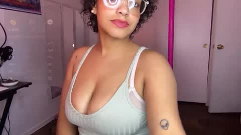 Snapshot of xstargazingx chatting on 10.11.25 xStarGazingx online show from 10.11.25