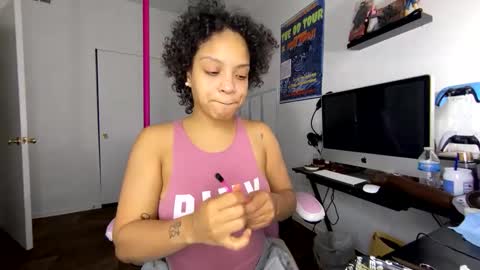 Snapshot of xstargazingx chatting on 10.12.25 xStarGazingx online show from 10.12.25