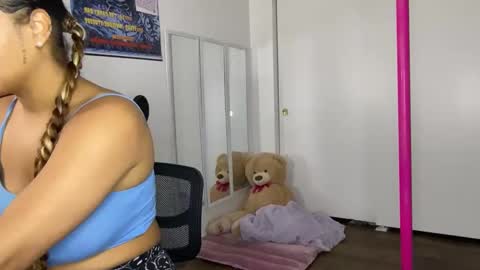 Snapshot of xstargazingx chatting on 10.14.25 xStarGazingx online show from 10.14.25