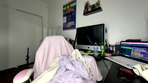 Snapshot of xstargazingx chatting on 10.22.25 xStarGazingx online show from 10.22.25