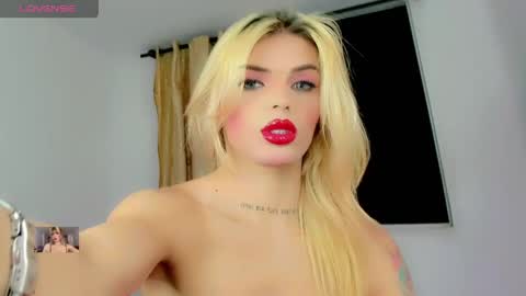 Snapshot of xthesexyboyx chatting on 06.10.26 Femboy Exotic online show from 06.10.26