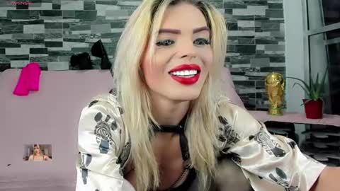 Snapshot of xthesexyboyx chatting on 07.07.26 Femboy Exotic online show from 07.07.26