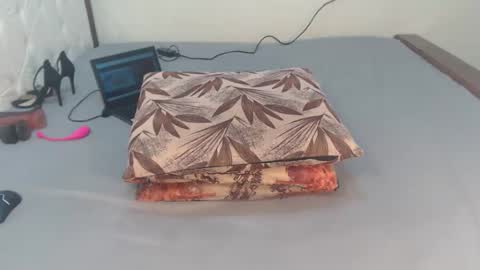 hey its Mayah online show from 09.09.25