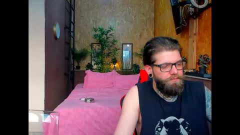 Snapshot of xwildhearts chatting on 04.04.26 xwildhearts online show from 04.04.26