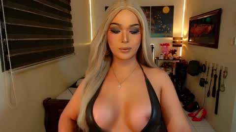 K E L L Y online show from 03.05.26