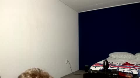 Snapshot of xx19hornyxx chatting on 01.26.25 max online show from 01.26.25