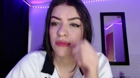 Snapshot of xx_johnson_xx chatting on 02.06.26 VALE online show from 02.06.26