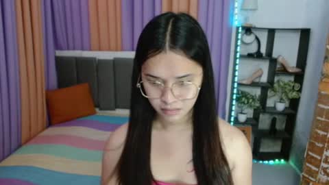 CHLOES ROOM online show from 11.21.25