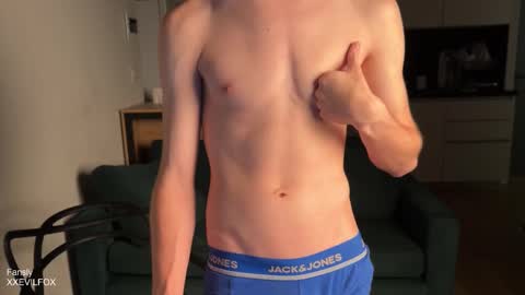 Snapshot of xxevilfox chatting on 03.27.26 Fox online show from 03.27.26