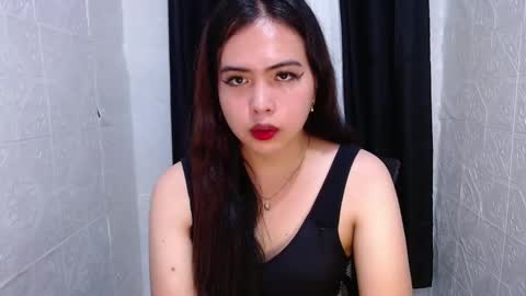 Snapshot of xxhotsexydivinexx chatting on 03.09.25 divine online show from 03.09.25