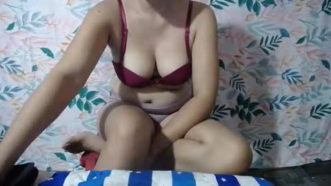 Snapshot of xxhott_ chatting on 10.23.25 xxhott_ online show from 10.23.25